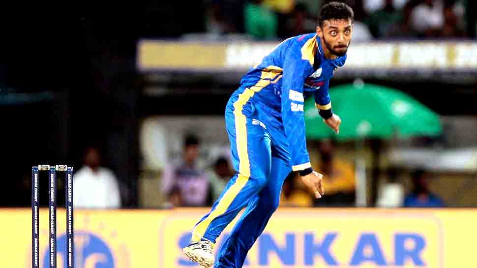 IPL 2019: 8.4 करोड़ के वरुण ने पहले ओवर में ही लुटाए 25 रन, सुनील नरेन ने लगाए 3 छक्के IPL 2019: 8.4 करोड़ के वरुण ने पहले ओवर में ही लुटाए 25 रन, सुनील नरेन ने लगाए 3 छक्के