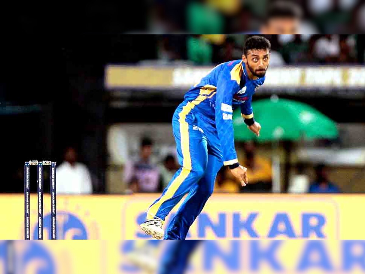 IPL 2019: 8.4 करोड़ के वरुण ने पहले ओवर में ही लुटाए 25 रन, सुनील नरेन ने लगाए 3 छक्के