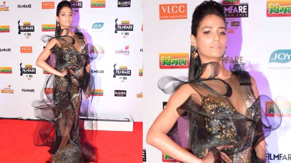फिल्मफेयर अवॉर्ड्स में पूनम पांडे Poonam Pandey trolled for her dress