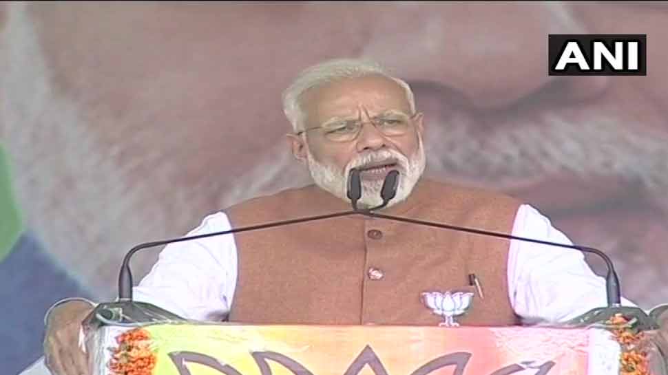 रुद्रपुर की रैली में बोले पीएम मोदी, 'कांग्रेस हटाओ, गरीबी अपने आप हट जाएगी'