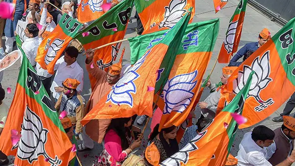 टिकट कटने के बाद बीजेपी सांसद के बागी तेवर, कहा- 'मैं चुनाव लडूंगा और जीतूंगा' टिकट कटने के बाद बीजेपी सांसद के बागी तेवर, कहा- 'मैं चुनाव लडूंगा और जीतूंगा'