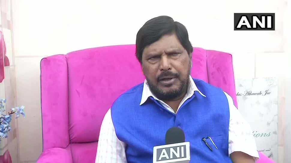 चुनाव 2019: मुंबई उत्तर-पूर्व सीट पर BJP और शिवसेना में 'विवाद', आठवले ने दिया ये बयान चुनाव 2019: मुंबई उत्तर-पूर्व सीट पर BJP और शिवसेना में 'विवाद', आठवले ने दिया ये बयान