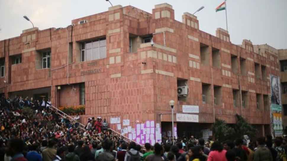 JNU देशद्रोह मामला: DCP  स्पेशल ने कोर्ट में कहा, दिल्ली सरकार करवा रही है देरी