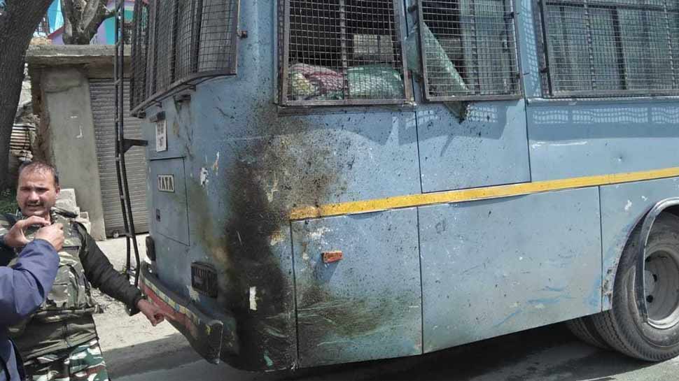वाहन को पहुंची मामूली क्षति Minor damage to the vehicle