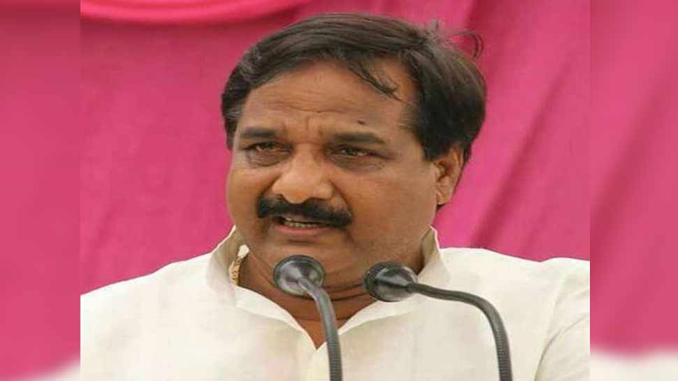 गोरखपुर से सपा प्रत्याशी का दावा, 'निषाद पार्टी ने BJP से पैसा लेकर गठबंधन छोड़ा'