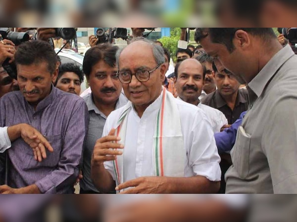 दिग्विजय सिंह कांग्रेस के घोषित प्रत्याशी हैं (फाइल फोटो)