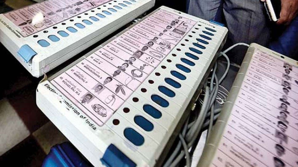 EVM-वीवीपैट पर विपक्षी पार्टियों ने डाली थी याचिका, कल फिर होगी SC में सुनवाई