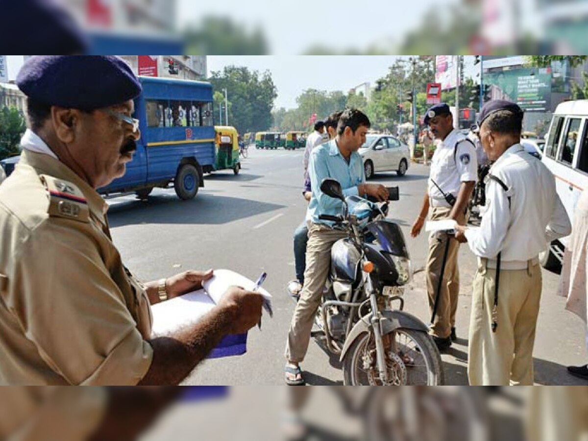 पटना में 8 जगहों पर हैंड हेल्ड डिवाइस के जरिए गाड़ियों का चालान काटा गया. (फाइल फोटो)