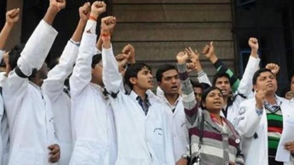 बिहार के जूनियर डॉक्टर्स हड़ताल पर, एम्स के छात्रों को सीट दिए जाने से नाराज