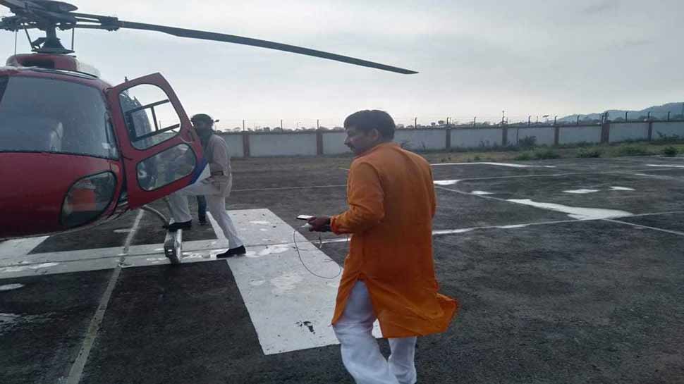 बाल-बाल बचे बीजेपी सांसद मनोज तिवारी, खराब मौसम की वजह से हुई हेलिकॉप्टर की इमरजेंसी लैंडिंग