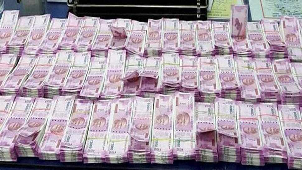 वोटिंग से 2 दिन पहले एक बड़ी पार्टी के दफ्तर में जा रहे थे 8 करोड़ कैश, पुलिस ने खेल किया खराब