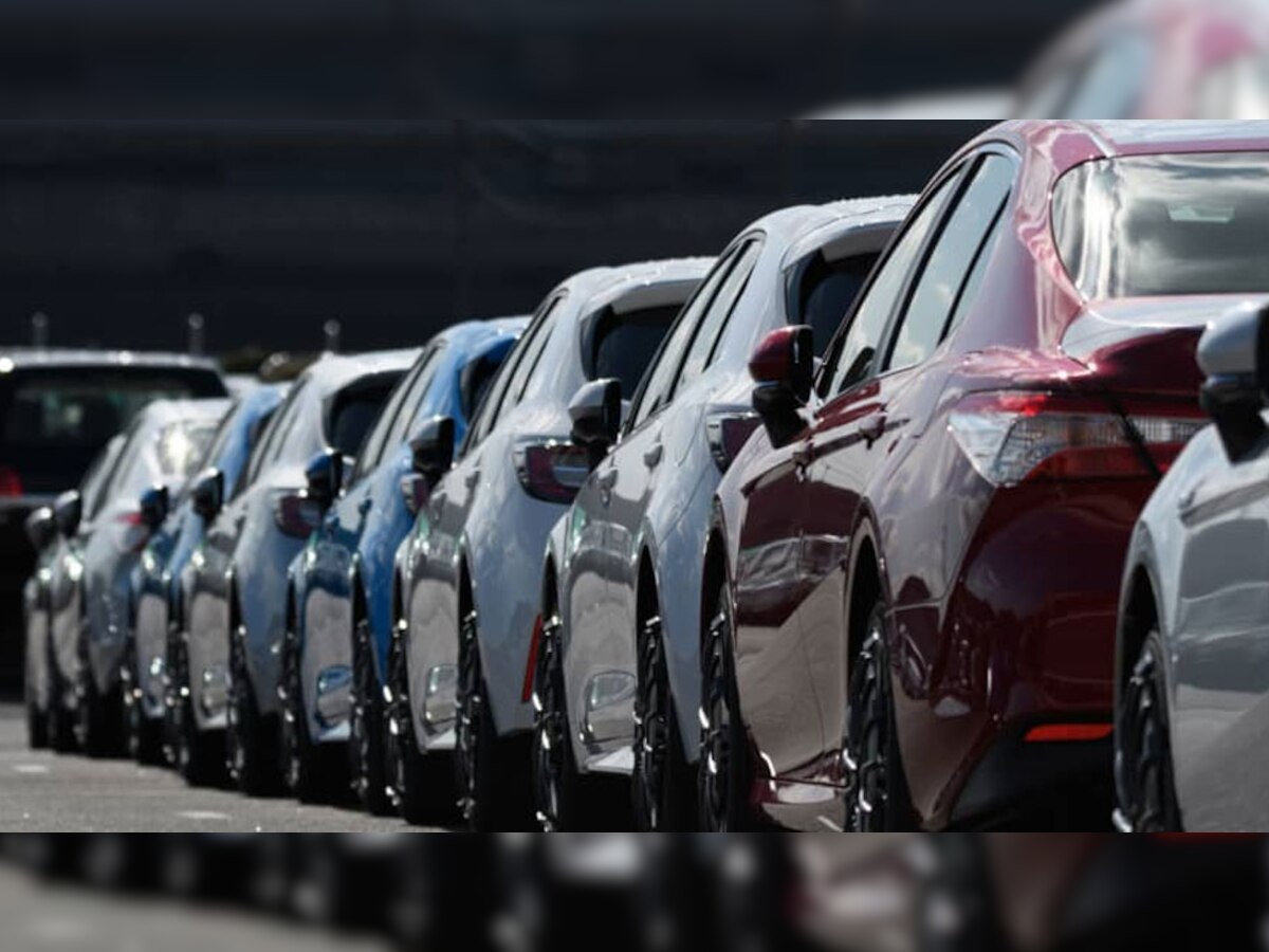 कारों की बिक्री में बड़ी गिरावट, सियाम ने जारी किए आंकड़े