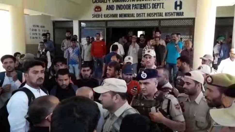 जम्मू कश्मीर में RSS नेता पर आतंकी हमला, गार्ड की गई जान