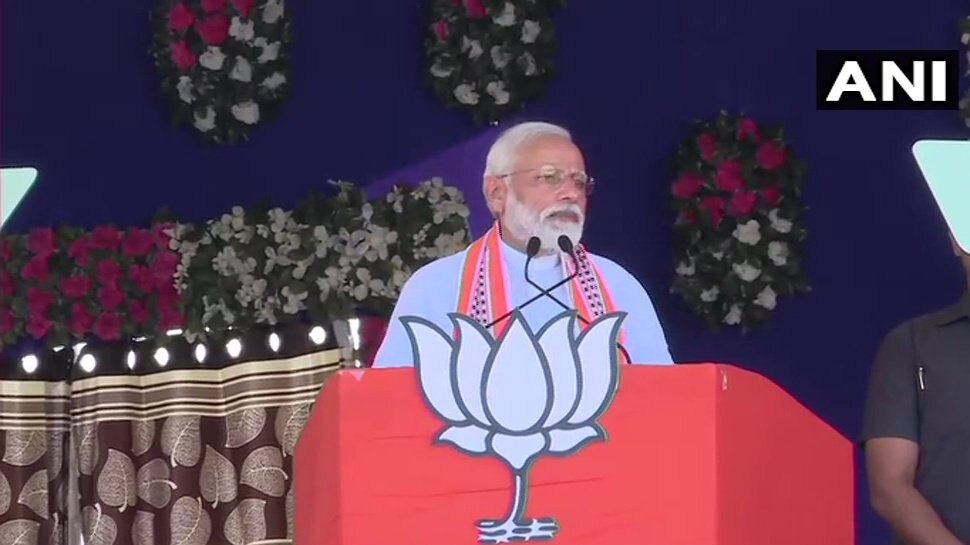 PM मोदी ने 'गरीबी हटाओ' नारे पर बाप और उसके 3 बेटों की सुनाई एक दिलचस्प कहानी