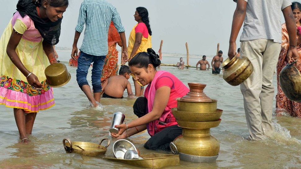 चैती छठ: नहाय खाय के बाद खरना आज, गंगा घाटों पर लगी लोगों की भीड़