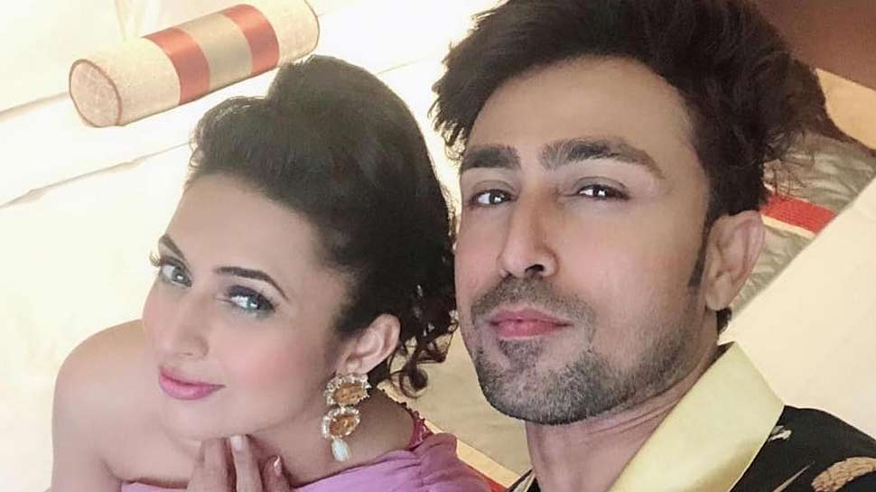 दिव्यांका का ग्लैमरस लुक हुआ वायरल हो रहा है divyanka tripathi glamorous look