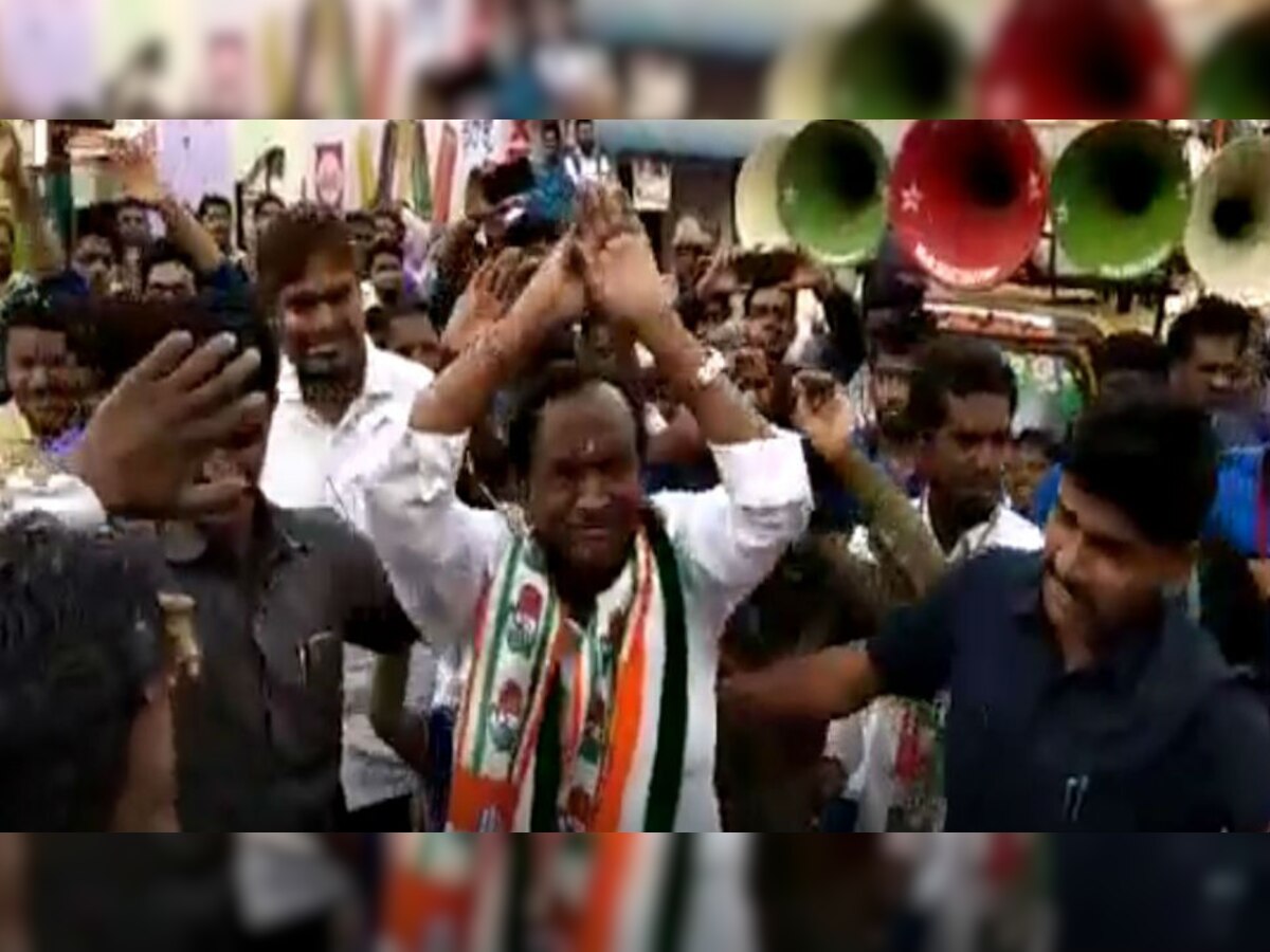  VIDEO: कर्नाटक में मतदाताओं को लुभाने के लिए मंत्री नागराज ने किया ‘नागिन डांस’ 