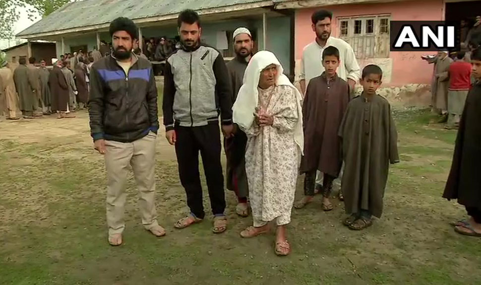 बांदीपोरा में भी दिखा उत्साह polling booth number 97 in Bandipora