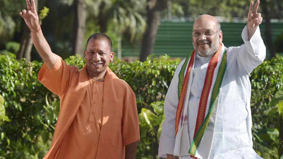 CM योगी ने ट्वीट कर मतदाताओं से कहा- 'लोकतांत्रिक महाकुंभ में डुबकी जरूर लगाएं'