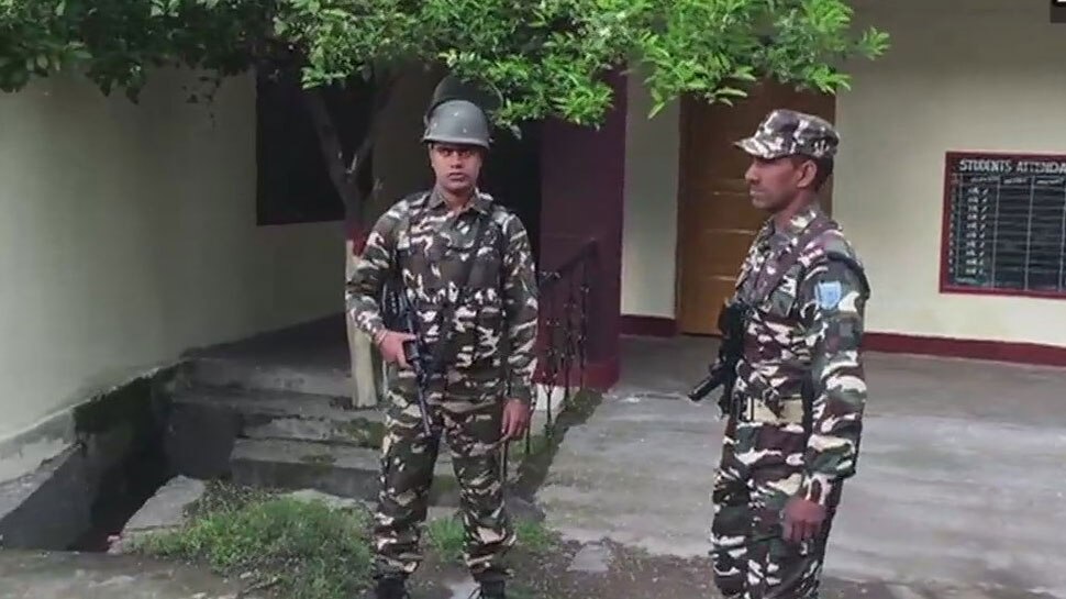 पूंछ में खाली दिखे वोटिंग केंद्र Voting centers appear empty in tail