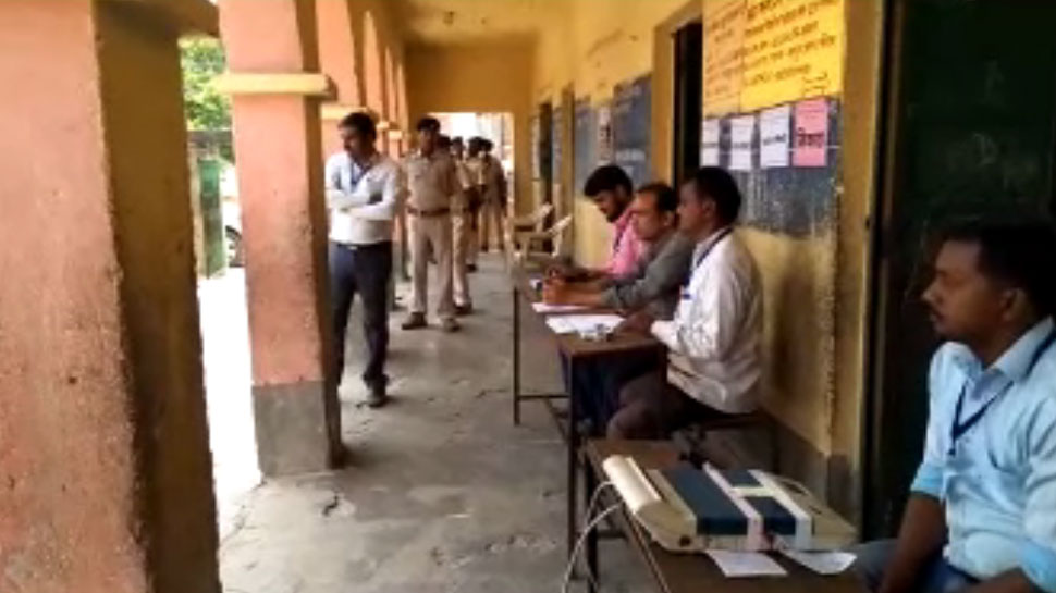 लोकसभा चुनाव 2019: नवादा के इस बूथ पर सुबह से नहीं पहुंचा एक भी मतदाता, किया वोट का बहिष्कार