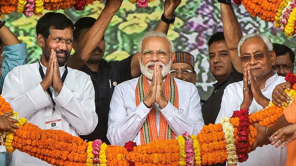 विपक्ष को डर है कि मोदी की वापसी से भ्रष्टाचार की 'दुकानें' बंद हो जाएंगी : PM मोदी