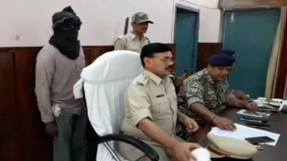 बिहारः इनामी कुख्यात हरि यादव गिरफ्तार, 22 साल की उम्र की थी नक्सली की हत्या बिहारः इनामी कुख्यात हरि यादव गिरफ्तार, 22 साल की उम्र की थी नक्सली की हत्या