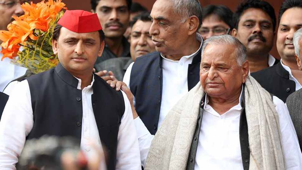 आय से अधिक संपत्ति मामला: मुलायम-अखिलेश यादव के खिलाफ अर्जी पर सुप्रीम कोर्ट में सुनवाई आज आय से अधिक संपत्ति मामला: मुलायम-अखिलेश यादव के खिलाफ अर्जी पर सुप्रीम कोर्ट में सुनवाई आज