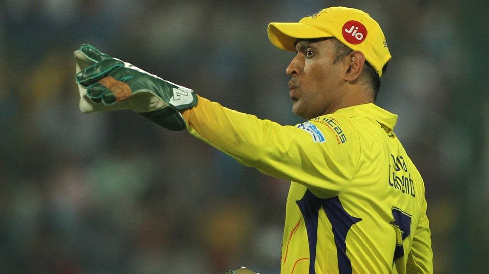 IPL में धोनी ने लगाई सेंचुरी, बना डाला यह खास रिकॉर्ड, विराट हैं तीसरे नंबर पर