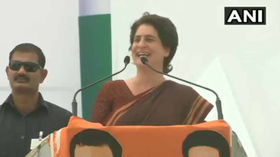 VIDEO: प्रियंका गांधी वाड्रा की अटकी जबान, बोलीं- अस्पतालों में मिलेगा मुफ्त स्वास्थ्य