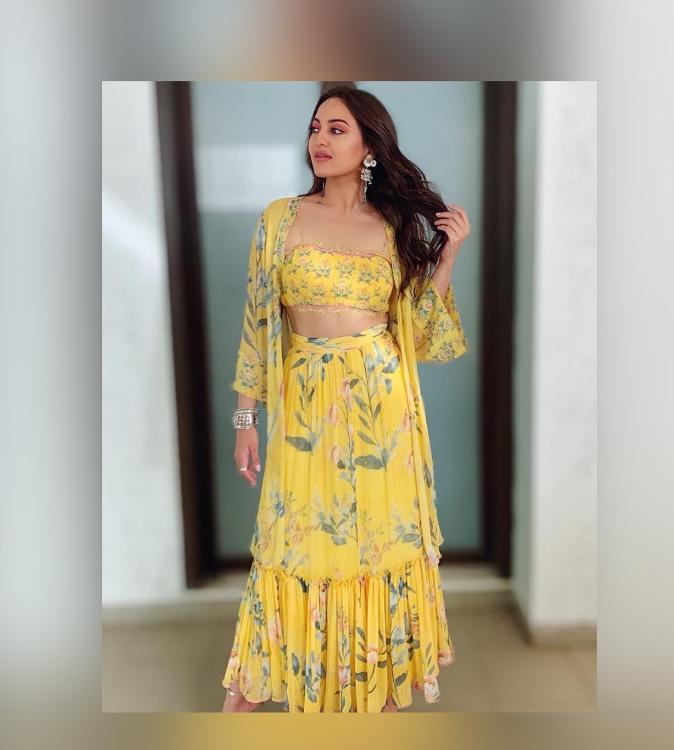फ्लोरल ड्रेसेज और टॉप्स Floral dresses and topes