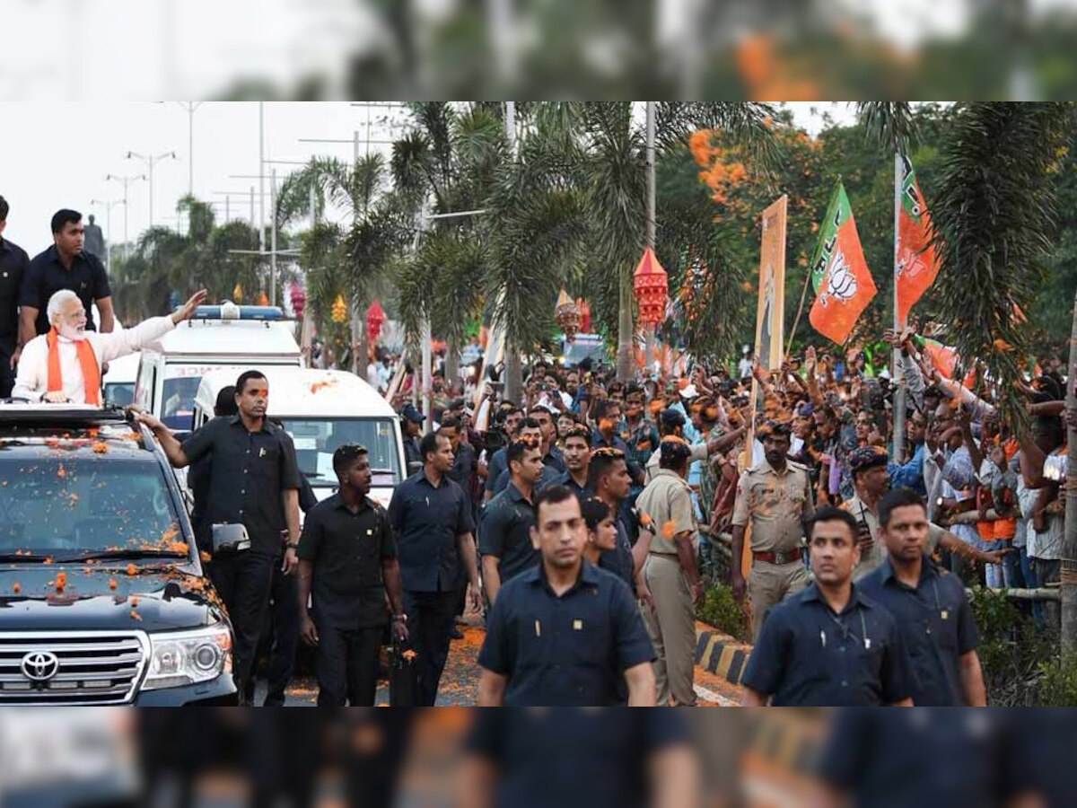 चुनाव 2019: भुवनेश्वर में पीएम मोदी ने किया रोड शो, उमड़ी लोगों की भारी भीड़
