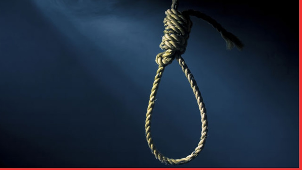 प्रॉपर्टी विवाद में महिला को लोग कर रहे थे परेशान, तंग आकर लगा ली फांसी