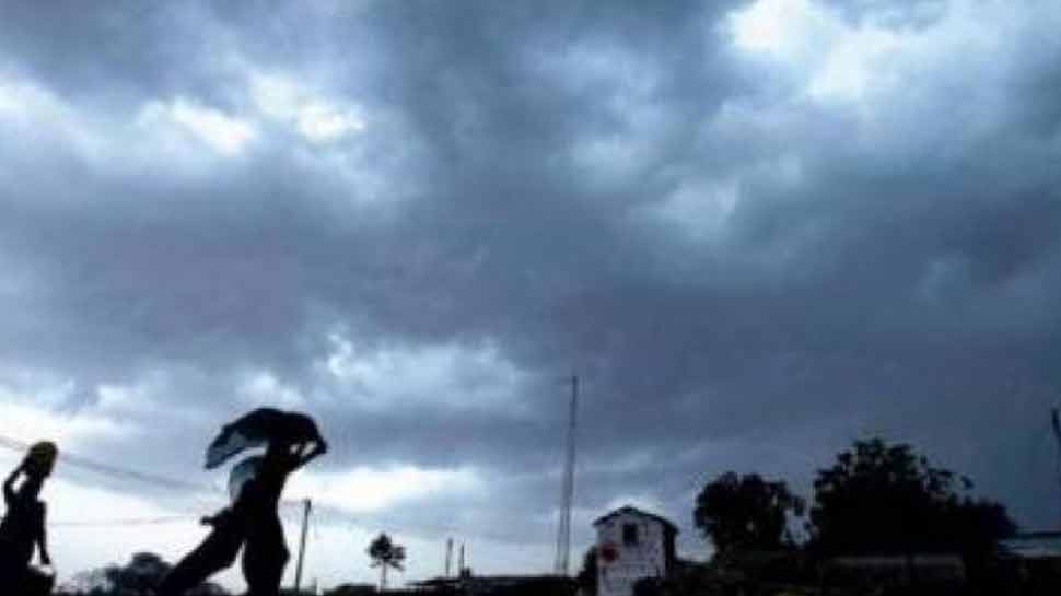 तूफान का तांडव: पड़ोसी देश में तिनके की तरह उड़ी मकानों की छत, 39 की गई जान