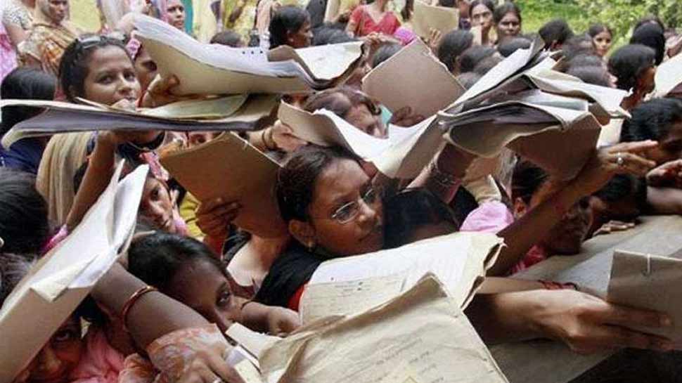 नोटबंदी से छिन गई 50 लाख लोगों की नौकरी, दोगुनी हुई बेरोजगारी दर: रिपोर्ट