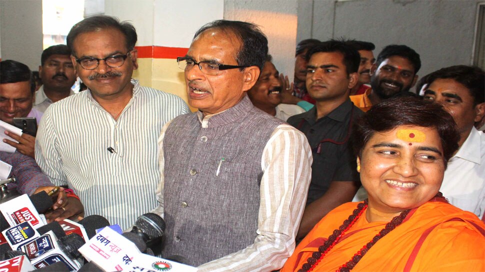 साध्वी प्रज्ञा को टिकट मिलने पर बोली कांग्रेस, 'BJP से और क्या उम्मीद कर सकते हैं?'