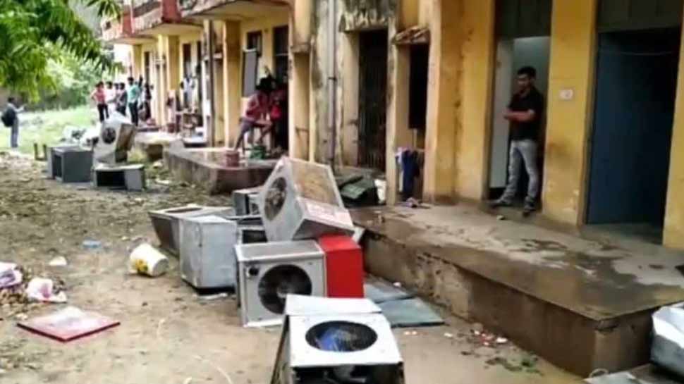 छापेमारी के बाद इलाहाबाद यूनिवर्सिटी हॉस्टल के 58 कमरे सील, मिला बम बनाने का सामान