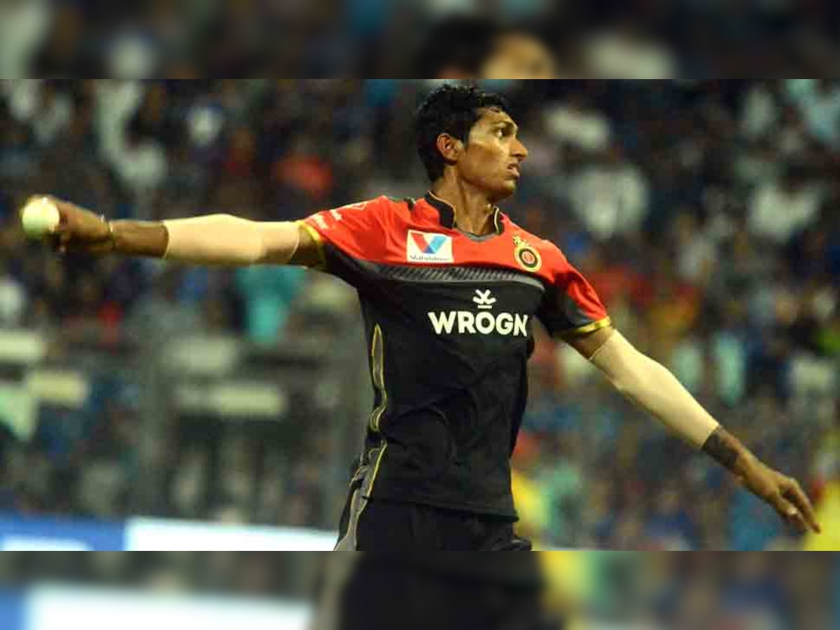 26 साल के नवदीप सैनी आईपीएल में बेंगलुरू की टीम से खेलते हैं. (फोटो: IANS) 