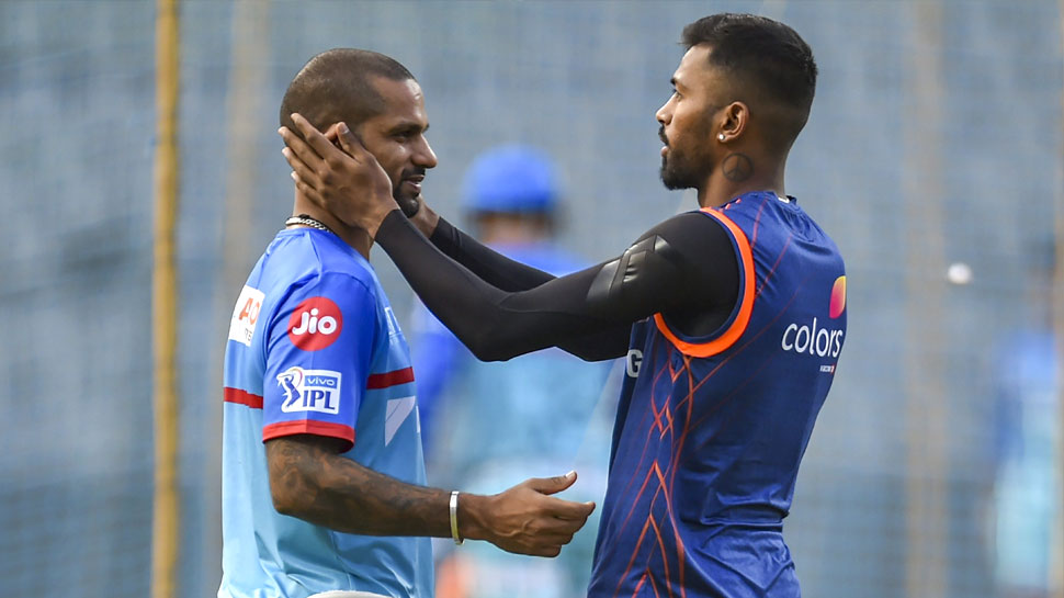 IPL 2019: मैच से पहले मैदान पर 'टकराए' धवन और पांड्या, VIDEO हुआ ये वायरल