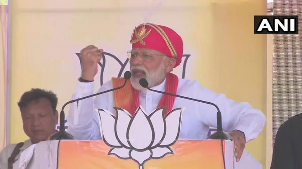 चितौड़गढ़ में बोले PM मोदी- 'आप मजबूत भारत देखना चाहते हैं या मजबूर भारत' चितौड़गढ़ में बोले PM मोदी- 'आप मजबूत भारत देखना चाहते हैं या मजबूर भारत'