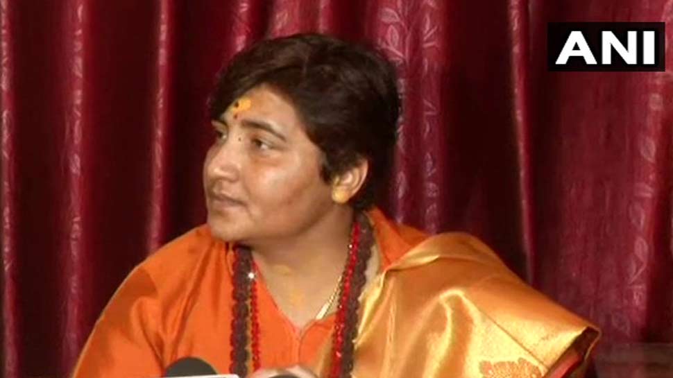 साध्वी प्रज्ञा पर भड़कीं फराह खान, बोलीं- 'राम के नाम को बदनाम न करें'