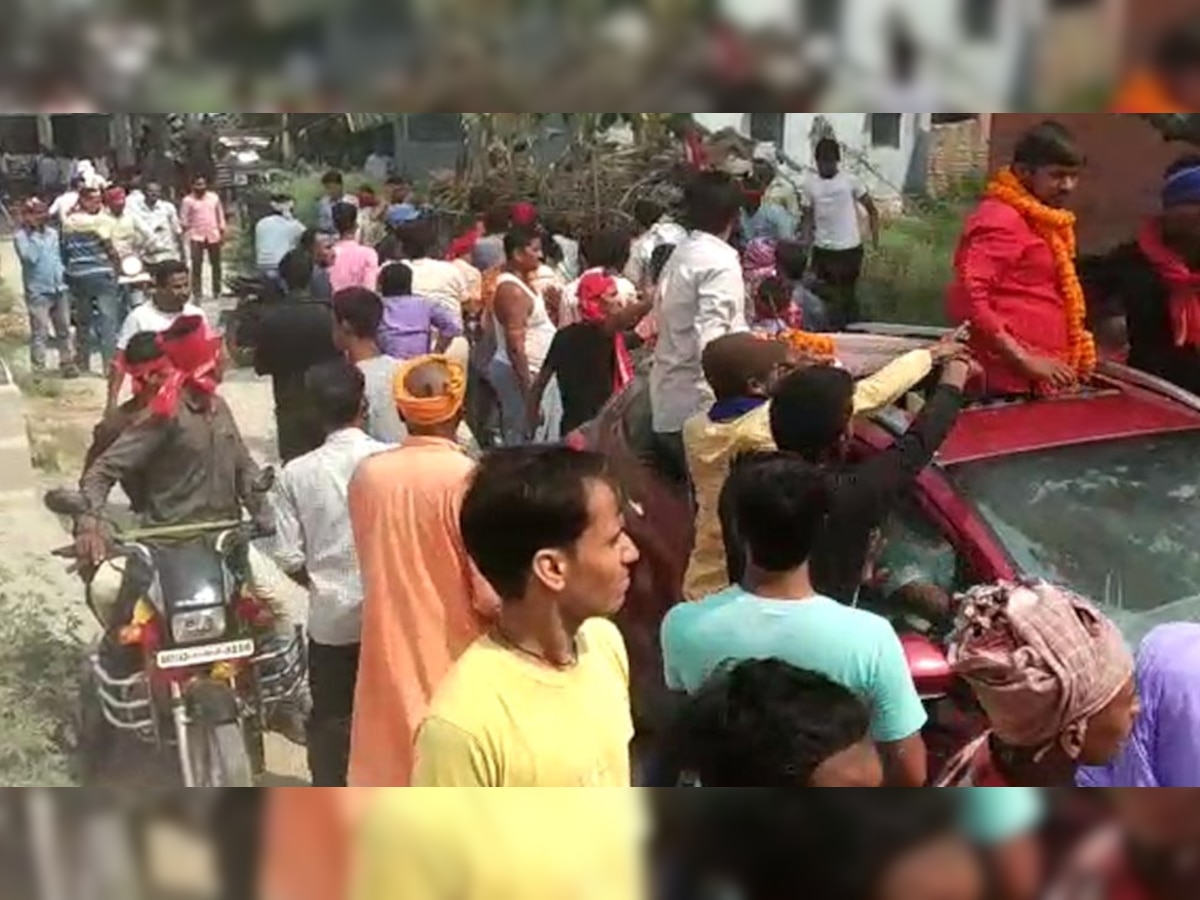 बेगूसराय: लोगों ने दिखाए काले झंडे तो कन्‍हैया के समर्थकों ने घर में घुसकर पीटा, देखें VIDEO