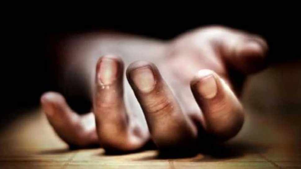तमिलनाडु के मंदिर में मची भगदड़, कुचलने से हुई सात श्रद्धालुओं की मौत तमिलनाडु के मंदिर में मची भगदड़, कुचलने से हुई सात श्रद्धालुओं की मौत
