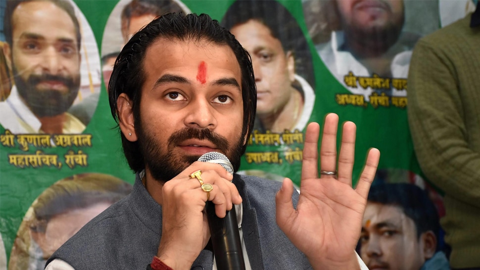 बिहार: आरजेडी के नेताओं का बढ़ा दबाव, भाई तेज प्रताप पर एक्शन ले सकते हैं तेजस्वी