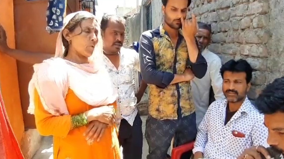 पुलिस ने गुमशुदगी दर्ज कर ली है Police has registered missing
