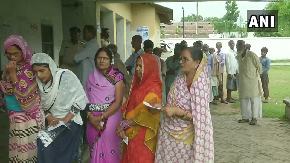लोकसभा चुनाव 2019: छत्तीसगढ़ में ढाई घंटे में 12 फीसदी से अधिक वोटिंग लोकसभा चुनाव 2019: छत्तीसगढ़ में ढाई घंटे में 12 फीसदी से अधिक वोटिंग