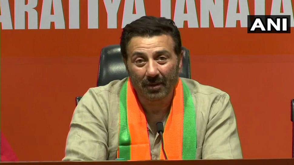 BJP में शामिल होते ही बोले सनी देओल, 'पापा अटल के साथ जुड़े मैं PM मोदी के साथ'