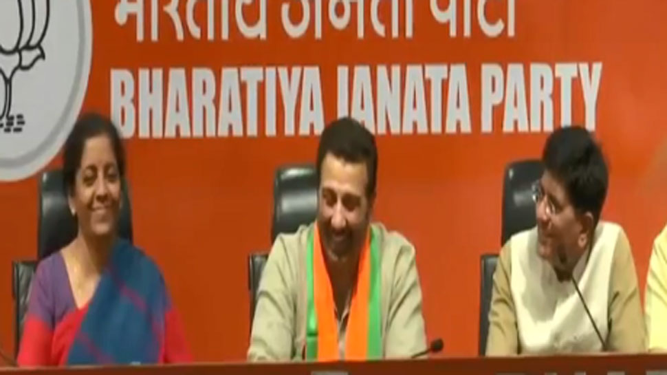 ...सनी देओल अपना ढाई किलो वाला भाषण दें, 'BJP की प्रेस कॉन्फ्रेंस में इंट्रोडक्शन सुन हंस पड़े सनी' ...सनी देओल अपना ढाई किलो वाला भाषण दें, 'BJP की प्रेस कॉन्फ्रेंस में इंट्रोडक्शन सुन हंस पड़े सनी'