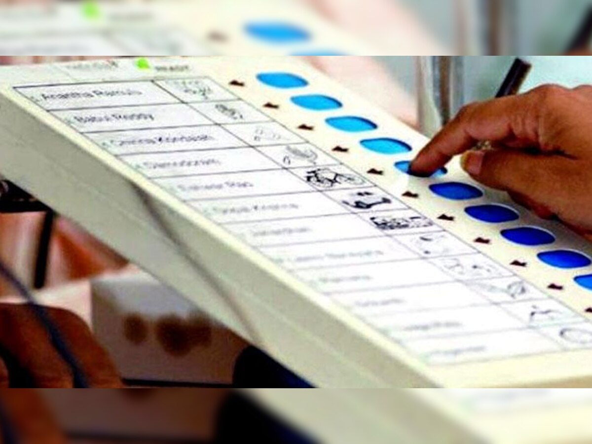 झंझारपुर लोकसभा सीट पर कुछ यूं मतदान के लिए पहुंचा वोटर.