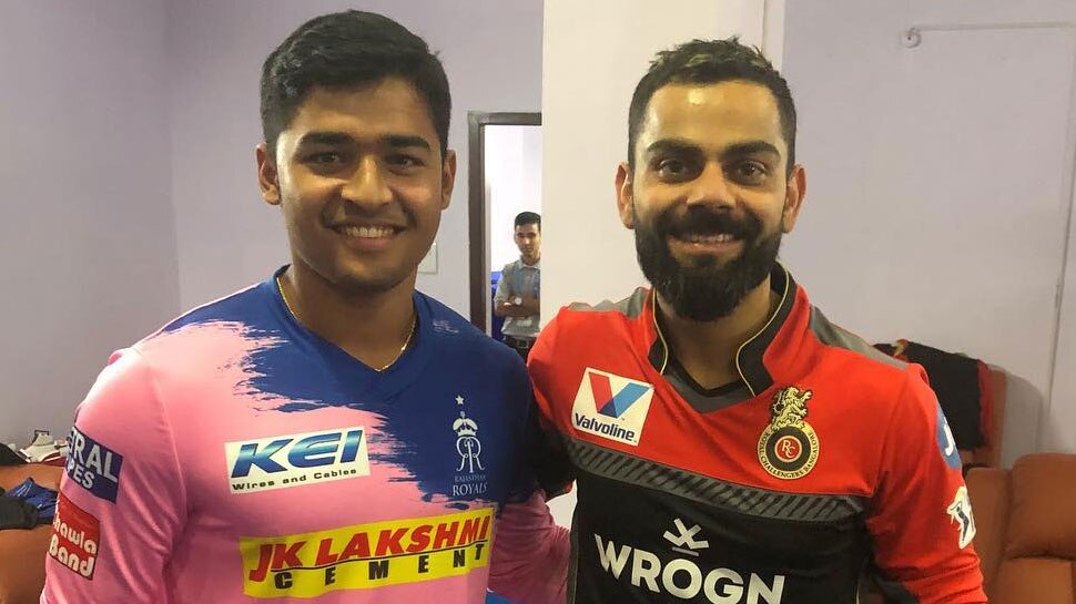 विराट कोहली के साथ रियान ipl 2019 riyan parag with ms dhoni childhood photo and bihu dance viral